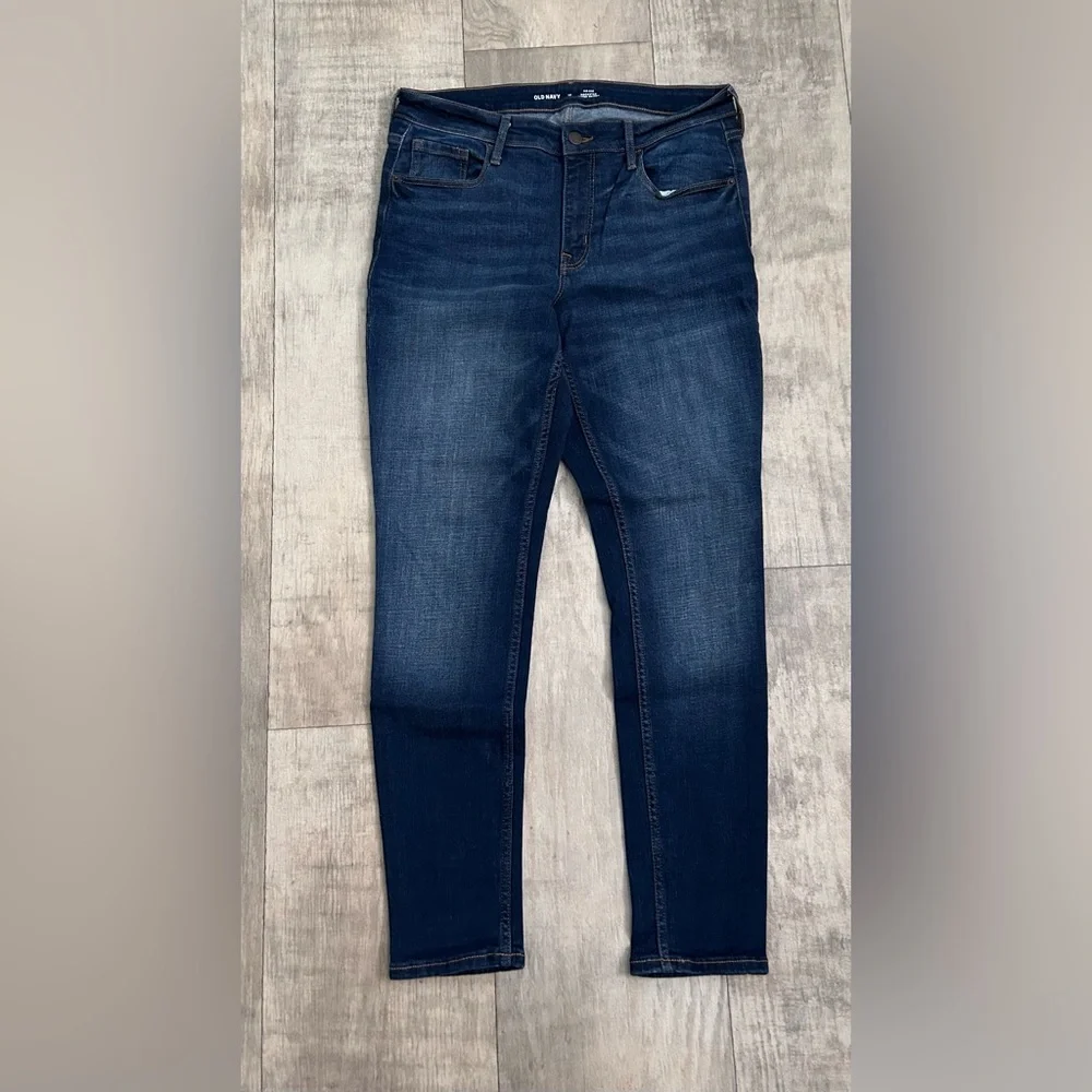 Old Navy Dark Wash Mid-Rise Rockstar Super Skinny Jeans Size 12 - Like New - Picture 1 of 5